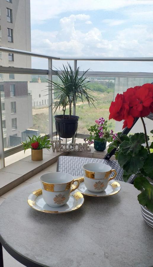 Sunshine - New & Quiet 1Br Apt, Business Area, Close To Airport, Highway A3, Subway Bukarest Exterior foto